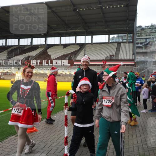 07.12.2025 - St. Pauli X-Mass-Run No. 15 Fabian Wolf http://msf.ph/oto/9425041 07.12.2025 12:10:49 Ziel 208, 223, 224, 1845, 4257, 4280, 4281, 4831 meine-sportfotos.de