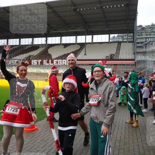 07.12.2025 - St. Pauli X-Mass-Run No. 15 Fabian Wolf http://msf.ph/oto/9425043 07.12.2025 12:10:50 Ziel 208, 223, 224, 1845, 4257, 4280, 4281, 4831 meine-sportfotos.de