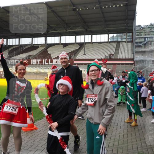 07.12.2025 - St. Pauli X-Mass-Run No. 15 Fabian Wolf http://msf.ph/oto/9425044 07.12.2025 12:10:50 Ziel 208, 223, 224, 1845, 4257, 4280, 4281, 4831 meine-sportfotos.de