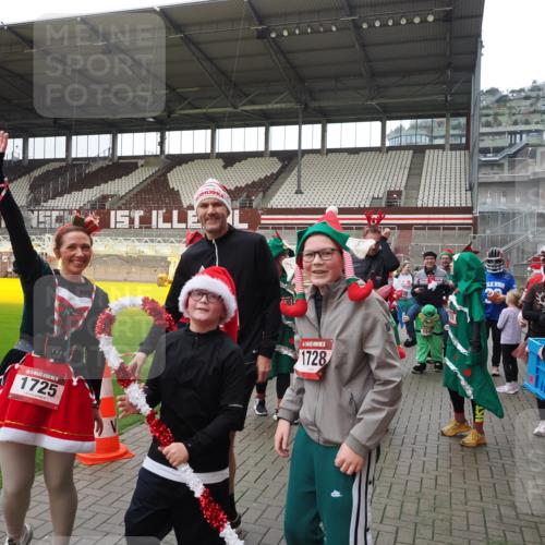 07.12.2025 - St. Pauli X-Mass-Run No. 15 Fabian Wolf http://msf.ph/oto/9425045 07.12.2025 12:10:50 Ziel 208, 223, 224, 1845, 4257, 4280, 4281, 4831 meine-sportfotos.de