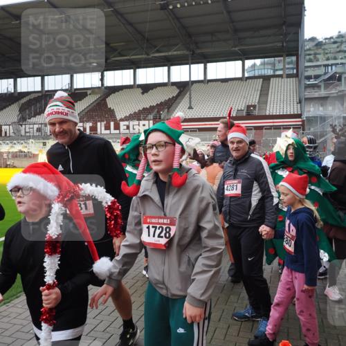 07.12.2025 - St. Pauli X-Mass-Run No. 15 Fabian Wolf http://msf.ph/oto/9425063 07.12.2025 12:10:55 Ziel 1780 meine-sportfotos.de
