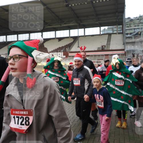07.12.2025 - St. Pauli X-Mass-Run No. 15 Fabian Wolf http://msf.ph/oto/9425065 07.12.2025 12:10:55 Ziel 1780 meine-sportfotos.de