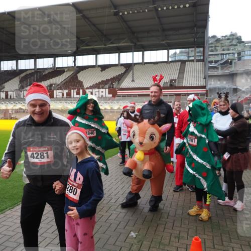 07.12.2025 - St. Pauli X-Mass-Run No. 15 Fabian Wolf http://msf.ph/oto/9425070 07.12.2025 12:10:59 Ziel 1780 meine-sportfotos.de