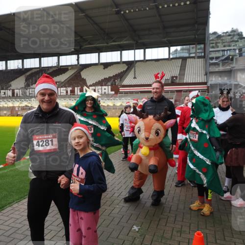 07.12.2025 - St. Pauli X-Mass-Run No. 15 Fabian Wolf http://msf.ph/oto/9425072 07.12.2025 12:10:59 Ziel 1780 meine-sportfotos.de
