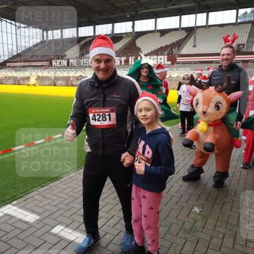 07.12.2025 - St. Pauli X-Mass-Run No. 15 Fabian Wolf http://msf.ph/oto/9425073 07.12.2025 12:11:01 Ziel 1780, 4400 meine-sportfotos.de