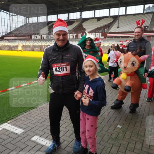 07.12.2025 - St. Pauli X-Mass-Run No. 15 Fabian Wolf http://msf.ph/oto/9425074 07.12.2025 12:11:01 Ziel 1780, 4400 meine-sportfotos.de