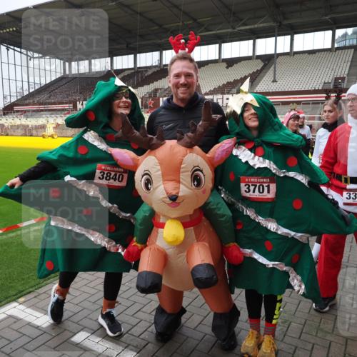 07.12.2025 - St. Pauli X-Mass-Run No. 15 Fabian Wolf http://msf.ph/oto/9425080 07.12.2025 12:11:06 Ziel 1780, 4398, 4400 meine-sportfotos.de