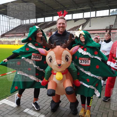 07.12.2025 - St. Pauli X-Mass-Run No. 15 Fabian Wolf http://msf.ph/oto/9425081 07.12.2025 12:11:06 Ziel 1780, 4398, 4400 meine-sportfotos.de