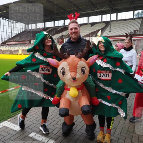 07.12.2025 - St. Pauli X-Mass-Run No. 15 Fabian Wolf http://msf.ph/oto/9425083 07.12.2025 12:11:06 Ziel 1780, 4398, 4400 meine-sportfotos.de