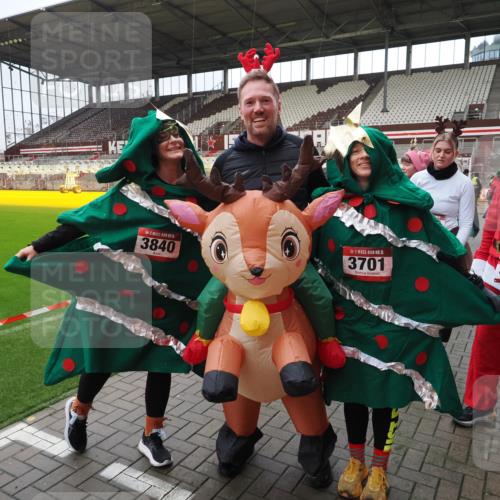 07.12.2025 - St. Pauli X-Mass-Run No. 15 Fabian Wolf http://msf.ph/oto/9425084 07.12.2025 12:11:07 Ziel 1780, 4398, 4400 meine-sportfotos.de
