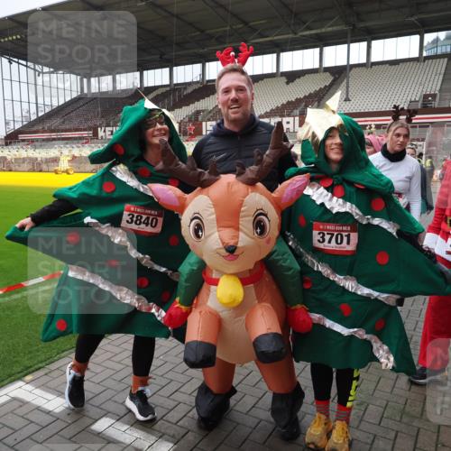 07.12.2025 - St. Pauli X-Mass-Run No. 15 Fabian Wolf http://msf.ph/oto/9425085 07.12.2025 12:11:07 Ziel 1780, 4398, 4400 meine-sportfotos.de