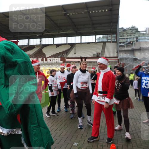 07.12.2025 - St. Pauli X-Mass-Run No. 15 Fabian Wolf http://msf.ph/oto/9425087 07.12.2025 12:11:10 Ziel 1780, 4398, 4400 meine-sportfotos.de