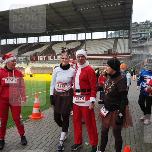 07.12.2025 - St. Pauli X-Mass-Run No. 15 Fabian Wolf http://msf.ph/oto/9425091 07.12.2025 12:11:12 Ziel 4398, 4400 meine-sportfotos.de