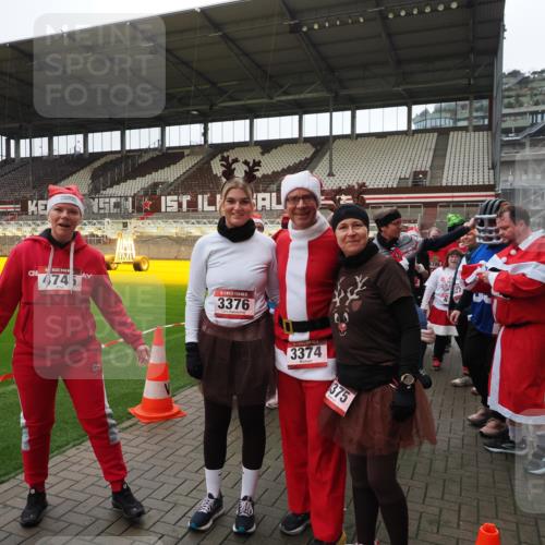 07.12.2025 - St. Pauli X-Mass-Run No. 15 Fabian Wolf http://msf.ph/oto/9425096 07.12.2025 12:11:13 Ziel 4398, 4400 meine-sportfotos.de