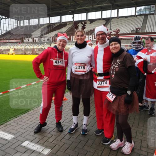 07.12.2025 - St. Pauli X-Mass-Run No. 15 Fabian Wolf http://msf.ph/oto/9425102 07.12.2025 12:11:15 Ziel 2393, 2394, 4180, 4188, 4398, 4400 meine-sportfotos.de