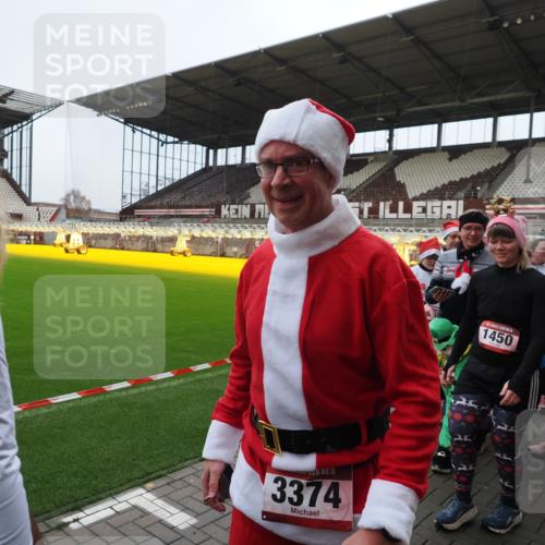 07.12.2025 - St. Pauli X-Mass-Run No. 15 Fabian Wolf http://msf.ph/oto/9425111 07.12.2025 12:11:19 Ziel 2393, 2394, 4180, 4188, 4398, 4400 meine-sportfotos.de