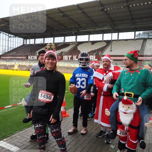 07.12.2025 - St. Pauli X-Mass-Run No. 15 Fabian Wolf http://msf.ph/oto/9425118 07.12.2025 12:11:22 Ziel 2393, 2394, 3758, 4180, 4188, 4398 meine-sportfotos.de