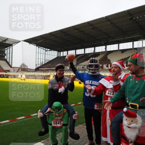 07.12.2025 - St. Pauli X-Mass-Run No. 15 Fabian Wolf http://msf.ph/oto/9425120 07.12.2025 12:11:25 Ziel 2393, 2394, 3758, 4180, 4188 meine-sportfotos.de