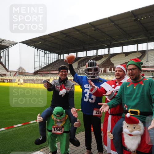 07.12.2025 - St. Pauli X-Mass-Run No. 15 Fabian Wolf http://msf.ph/oto/9425122 07.12.2025 12:11:26 Ziel 2393, 2394, 3758, 4180, 4188 meine-sportfotos.de