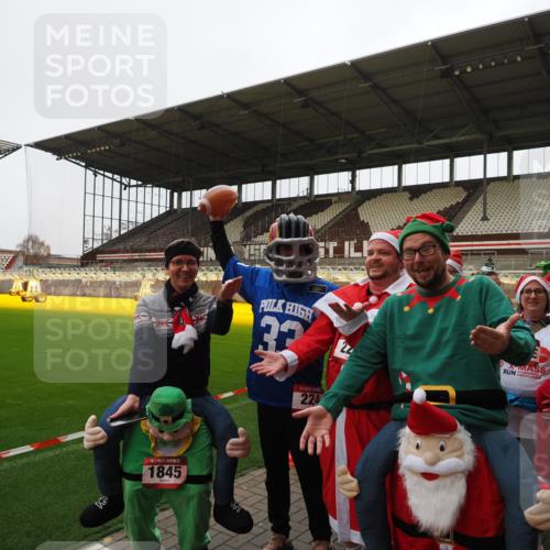 07.12.2025 - St. Pauli X-Mass-Run No. 15 Fabian Wolf http://msf.ph/oto/9425124 07.12.2025 12:11:26 Ziel 2393, 2394, 3758, 4180, 4188 meine-sportfotos.de