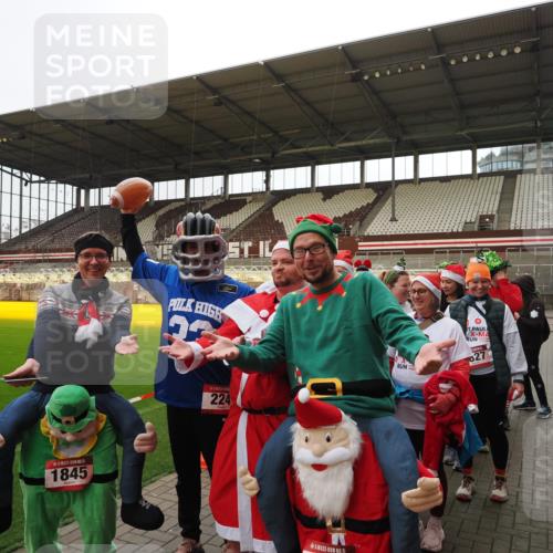 07.12.2025 - St. Pauli X-Mass-Run No. 15 Fabian Wolf http://msf.ph/oto/9425129 07.12.2025 12:11:27 Ziel 2393, 2394, 3758, 4180, 4188 meine-sportfotos.de