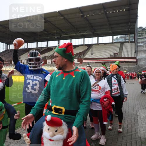 07.12.2025 - St. Pauli X-Mass-Run No. 15 Fabian Wolf http://msf.ph/oto/9425140 07.12.2025 12:11:31 Ziel 2393, 2394, 3758, 4180, 4188 meine-sportfotos.de