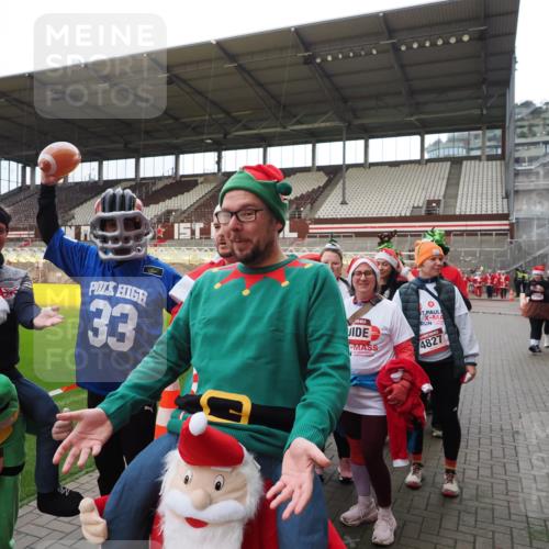 07.12.2025 - St. Pauli X-Mass-Run No. 15 Fabian Wolf http://msf.ph/oto/9425141 07.12.2025 12:11:31 Ziel 2393, 2394, 3758, 4180, 4188 meine-sportfotos.de