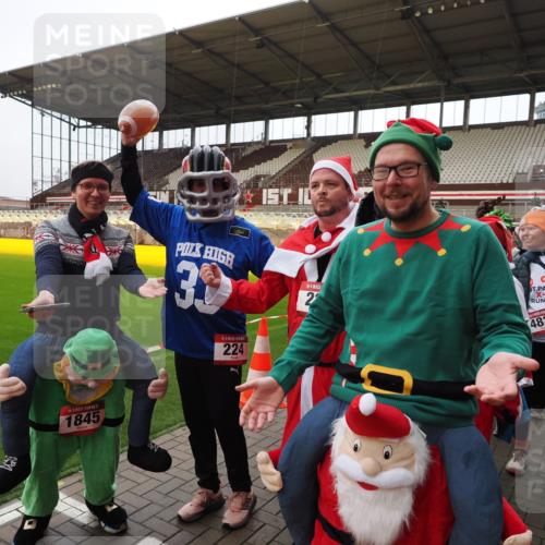 07.12.2025 - St. Pauli X-Mass-Run No. 15 Fabian Wolf http://msf.ph/oto/9425146 07.12.2025 12:11:33 Ziel 2393, 2394, 3758, 4167, 4180, 4188 meine-sportfotos.de