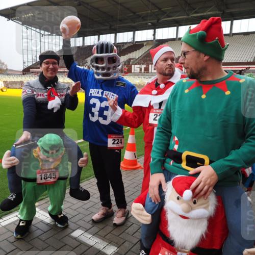 07.12.2025 - St. Pauli X-Mass-Run No. 15 Fabian Wolf http://msf.ph/oto/9425149 07.12.2025 12:11:34 Ziel 2393, 2394, 3758, 4163, 4165, 4166, 4167, 4168, 4180, 4188, 4279 meine-sportfotos.de