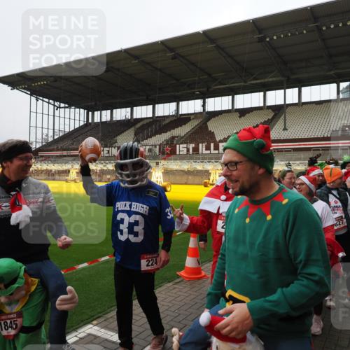 07.12.2025 - St. Pauli X-Mass-Run No. 15 Fabian Wolf http://msf.ph/oto/9425151 07.12.2025 12:11:36 Ziel 3758, 4163, 4165, 4166, 4167, 4168, 4268, 4270, 4278, 4279 meine-sportfotos.de