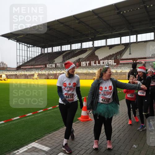 07.12.2025 - St. Pauli X-Mass-Run No. 15 Fabian Wolf http://msf.ph/oto/9425162 07.12.2025 12:11:45 Ziel 3974, 3979, 4163, 4165, 4166, 4167, 4168, 4268, 4270, 4278, 4279, 4288, 4289, 4308, 4714 meine-sportfotos.de