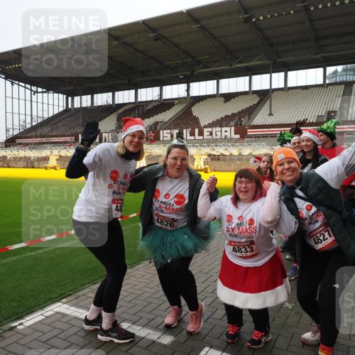 07.12.2025 - St. Pauli X-Mass-Run No. 15 Fabian Wolf http://msf.ph/oto/9425167 07.12.2025 12:11:51 Ziel 1452, 3974, 3979, 4163, 4165, 4166, 4167, 4168, 4268, 4270, 4278, 4279, 4288, 4289, 4308, 4714 meine-sportfotos.de