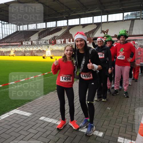 07.12.2025 - St. Pauli X-Mass-Run No. 15 Fabian Wolf http://msf.ph/oto/9425178 07.12.2025 12:11:59 Ziel 1452, 3974, 3979, 4288, 4289, 4308, 4714 meine-sportfotos.de