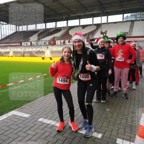 07.12.2025 - St. Pauli X-Mass-Run No. 15 Fabian Wolf http://msf.ph/oto/9425180 07.12.2025 12:12:01 Ziel 1452, 3974, 3979, 4288, 4289, 4308 meine-sportfotos.de