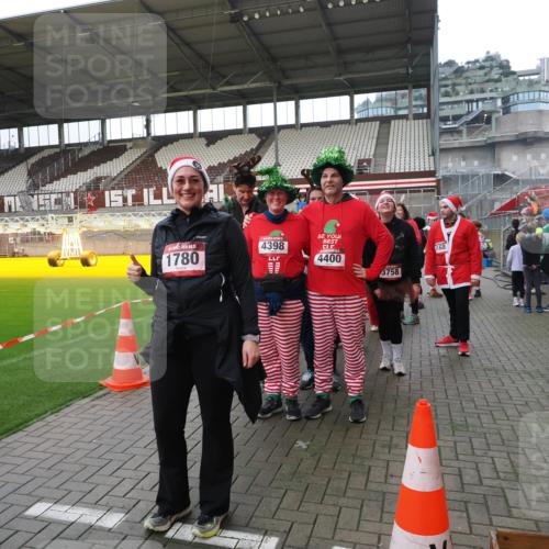 07.12.2025 - St. Pauli X-Mass-Run No. 15 Fabian Wolf http://msf.ph/oto/9425184 07.12.2025 12:12:06 Ziel 1033, 1452 meine-sportfotos.de