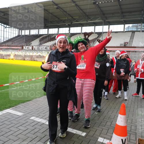 07.12.2025 - St. Pauli X-Mass-Run No. 15 Fabian Wolf http://msf.ph/oto/9425188 07.12.2025 12:12:10 Ziel 1033 meine-sportfotos.de