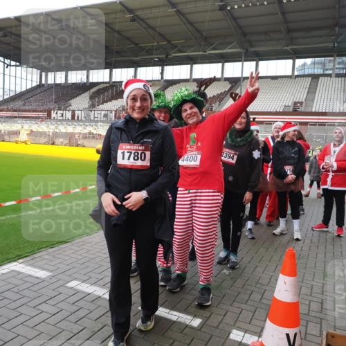 07.12.2025 - St. Pauli X-Mass-Run No. 15 Fabian Wolf http://msf.ph/oto/9425189 07.12.2025 12:12:10 Ziel 1033 meine-sportfotos.de
