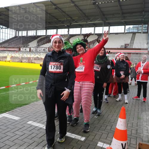 07.12.2025 - St. Pauli X-Mass-Run No. 15 Fabian Wolf http://msf.ph/oto/9425190 07.12.2025 12:12:10 Ziel 1033 meine-sportfotos.de
