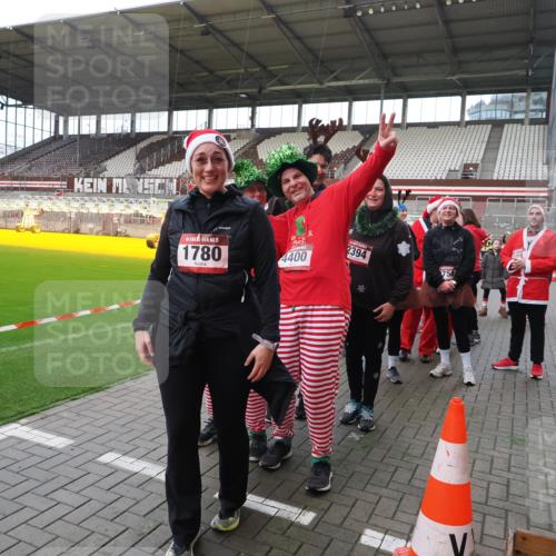 07.12.2025 - St. Pauli X-Mass-Run No. 15 Fabian Wolf http://msf.ph/oto/9425191 07.12.2025 12:12:10 Ziel 1033 meine-sportfotos.de