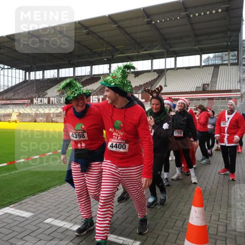 07.12.2025 - St. Pauli X-Mass-Run No. 15 Fabian Wolf http://msf.ph/oto/9425194 07.12.2025 12:12:12 Ziel 1033 meine-sportfotos.de