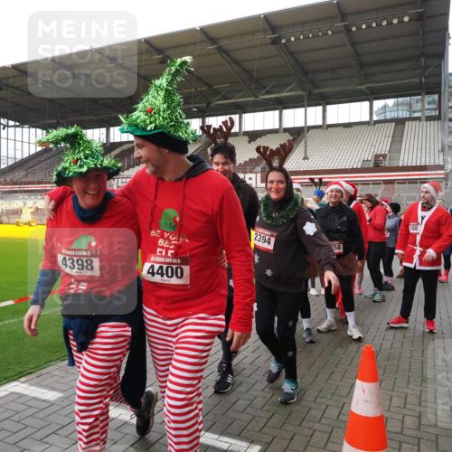 07.12.2025 - St. Pauli X-Mass-Run No. 15 Fabian Wolf http://msf.ph/oto/9425196 07.12.2025 12:12:13 Ziel 1033 meine-sportfotos.de