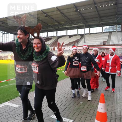 07.12.2025 - St. Pauli X-Mass-Run No. 15 Fabian Wolf http://msf.ph/oto/9425203 07.12.2025 12:12:14 Ziel 1033 meine-sportfotos.de
