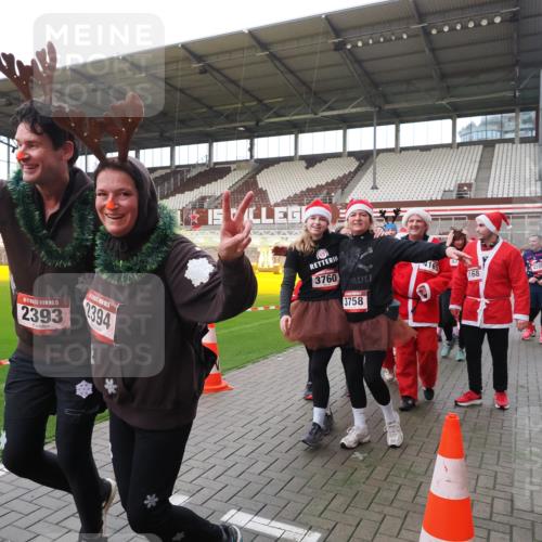 07.12.2025 - St. Pauli X-Mass-Run No. 15 Fabian Wolf http://msf.ph/oto/9425204 07.12.2025 12:12:15 Ziel 1033 meine-sportfotos.de