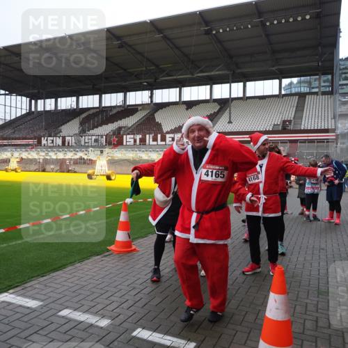 07.12.2025 - St. Pauli X-Mass-Run No. 15 Fabian Wolf http://msf.ph/oto/9425214 07.12.2025 12:12:17 Ziel 1033, 3978 meine-sportfotos.de