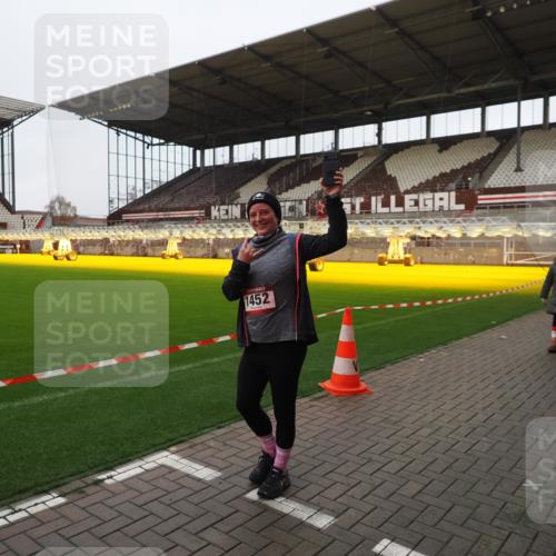 07.12.2025 - St. Pauli X-Mass-Run No. 15 Fabian Wolf http://msf.ph/oto/9425247 07.12.2025 12:12:26 Ziel 1033, 3972, 3977, 3978 meine-sportfotos.de