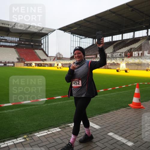 07.12.2025 - St. Pauli X-Mass-Run No. 15 Fabian Wolf http://msf.ph/oto/9425250 07.12.2025 12:12:26 Ziel 1033, 3972, 3977, 3978 meine-sportfotos.de