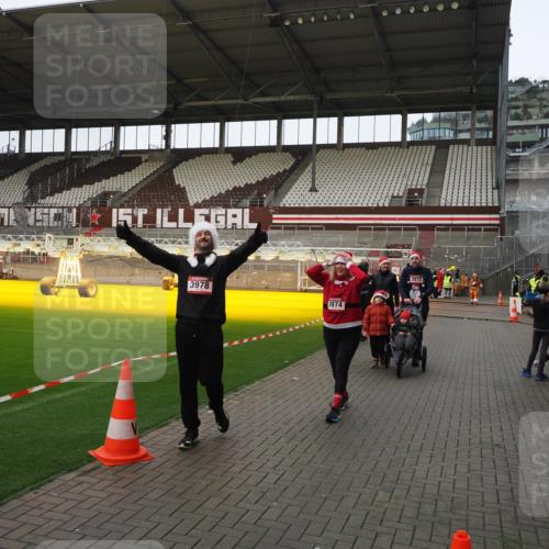 07.12.2025 - St. Pauli X-Mass-Run No. 15 Fabian Wolf http://msf.ph/oto/9425283 07.12.2025 12:13:01 Ziel 1500, 1503 meine-sportfotos.de