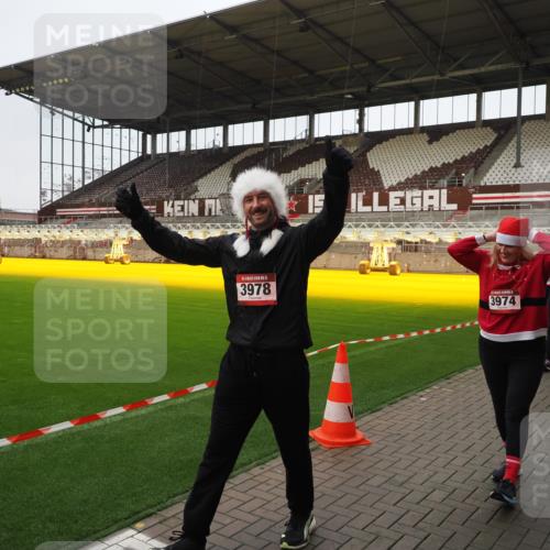 07.12.2025 - St. Pauli X-Mass-Run No. 15 Fabian Wolf http://msf.ph/oto/9425288 07.12.2025 12:13:03 Ziel 1500, 1503, 2543 meine-sportfotos.de