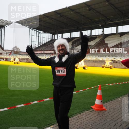 07.12.2025 - St. Pauli X-Mass-Run No. 15 Fabian Wolf http://msf.ph/oto/9425289 07.12.2025 12:13:04 Ziel 1500, 1503, 2543 meine-sportfotos.de