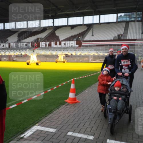 07.12.2025 - St. Pauli X-Mass-Run No. 15 Fabian Wolf http://msf.ph/oto/9425295 07.12.2025 12:13:07 Ziel 2543 meine-sportfotos.de